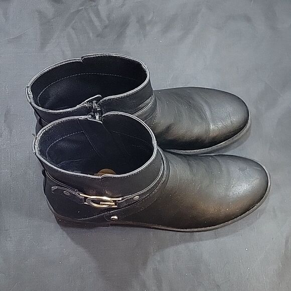 G BY GUESS ROUND TOE ZIP CLOSURE ANKLE BOOT - Picture 8 of 16